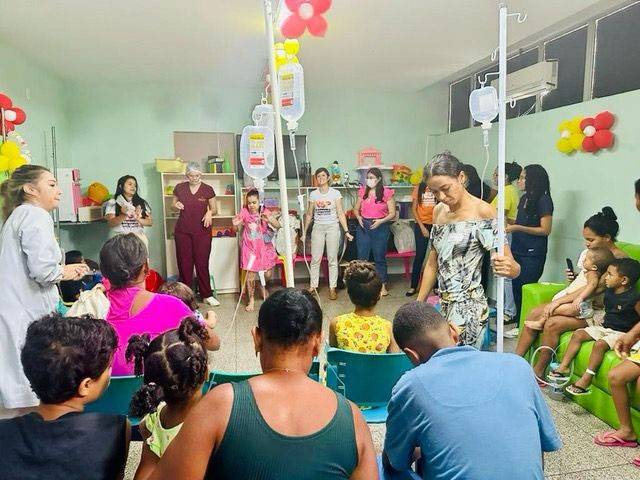 Dia das Crianças no HUT é comemorado com festa, bolo e presentes
